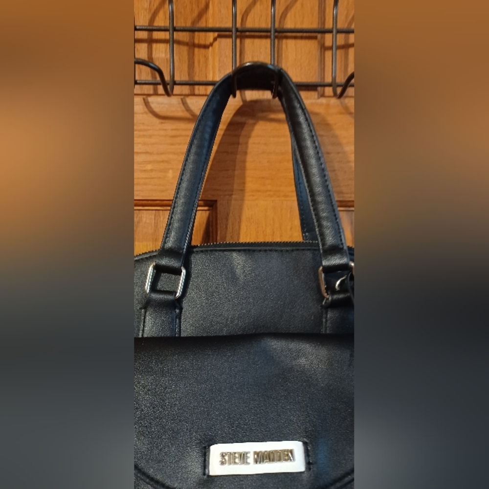π£ππ 2 Purses/$15 πππ£ Steve Madden Black and White Purse - Picture 8 of 12